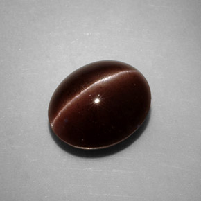 Cat's eye scapolite marron naturelle coupe ovale, 3,52 ct, opaque
