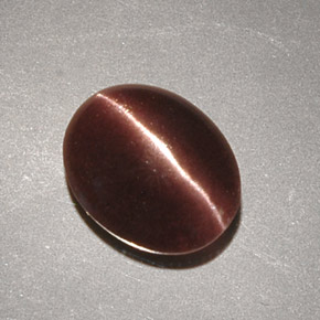Cat's eye scapolite marron naturelle coupe ovale, 2,32 ct, opaque