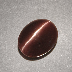 Cat's eye scapolite marron naturelle coupe ovale, 2,32 ct, opaque