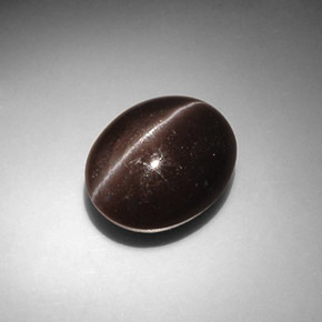 Cat's eye scapolite marron naturelle coupe ovale, 8,66 ct, translucide