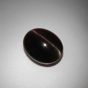 Cat's eye scapolite marron naturelle coupe ovale, 11,50 ct, translucide