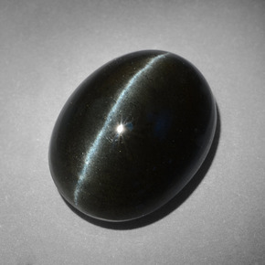 Cat's eye scapolite noir naturelle coupe ovale, 18,17 ct, opaque