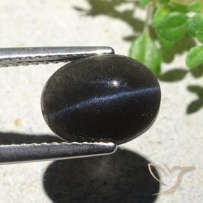 Scapolite œil de chat Noire naturelle ovale, 2.85 ct, Opaque