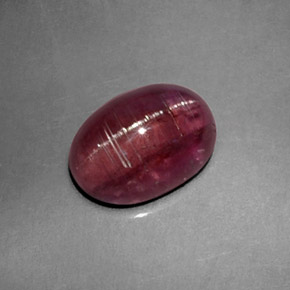 Cat's eye tourmaline rose naturelle transparent, 2,61 ct, transparent / translucide