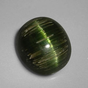 Cat's eye tourmaline vert naturelle coupe ovale, 3,24 ct, opaque