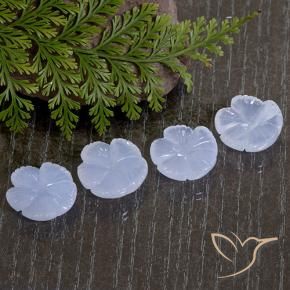 Shop natural 31.20ct Violet Bleu Calcédoine gems, Taille Fleur, from Brésil at GemSelect. In stock, global shipping!