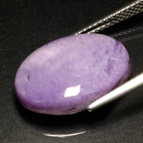 Charoïte Violet naturelle Coupe ovale, 8.19 ct, Opaque