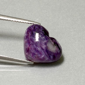 Charoïte violet naturelle forme de coeur, 6,66 ct, opaque