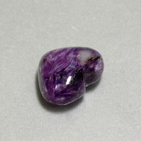 Charoïte violet naturelle forme de coeur, 6,66 ct, opaque