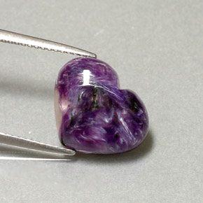 Charoïte violet naturelle forme de coeur, 4,95 ct, opaque