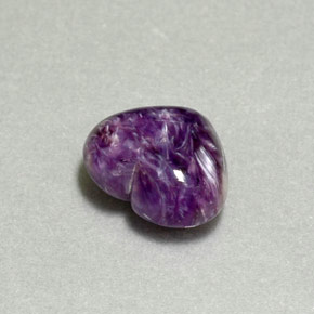 Charoïte violet naturelle forme de coeur, 5,06 ct, opaque