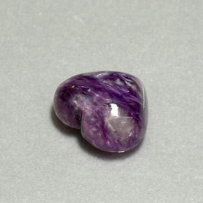 Charoïte violet naturelle forme de coeur, 4,16 ct, opaque