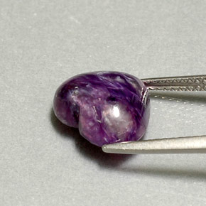Charoïte violet naturelle forme de coeur, 4,16 ct, opaque