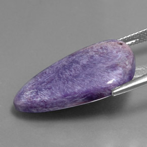 Charoïte violet naturelle forme fantaisie, 12,77 ct, opaque