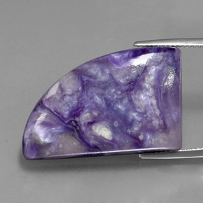 Charoïte violet naturelle forme fantaisie, 33,40 ct, opaque