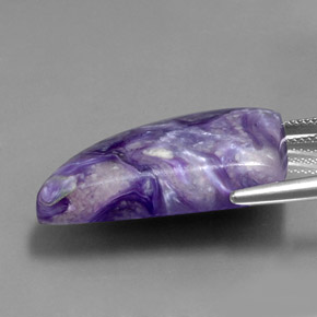 Charoïte violet naturelle forme fantaisie, 33,40 ct, opaque