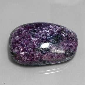 Charoïte violet naturelle forme fantaisie, 96,18 ct, opaque