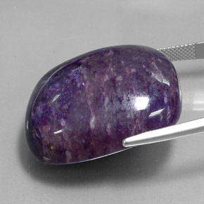 Charoïte violet naturelle forme fantaisie, 82,05 ct, opaque