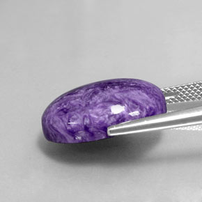Charoïte violet naturelle coupe ovale, 10,26 ct, opaque