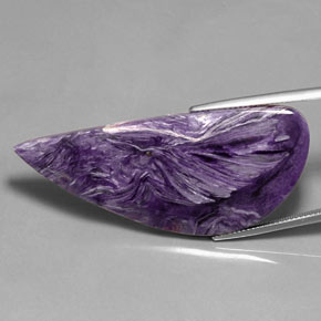 Charoïte violet naturelle forme fantaisie, 40,30 ct, opaque
