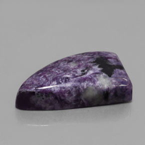 Charoïte violet naturelle forme fantaisie, 33,50 ct, opaque