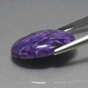 Charoïte Violet naturelle Coupe ovale, 14.32 ct, Opaque