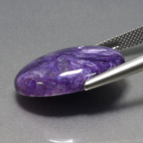 Charoïte violet naturelle coupe ovale, 15,50 ct, opaque