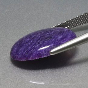 Charoïte Violet naturelle Coupe ovale, 11.88 ct, Opaque