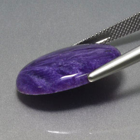 Charoïte violet naturelle coupe ovale, 11,14 ct, opaque