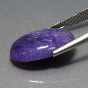 Charoïte Violet naturelle Coupe ovale, 14.14 ct, Opaque