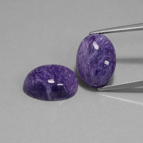 Achetez naturel ct Violet Charoïte gems, Coupe ovale, En provenance Russie chez GemSelect. En stock, livraison internationale!