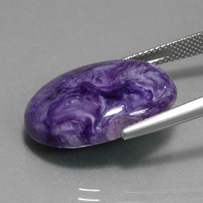 Charoïte violet naturelle coupe ovale, 14,18 ct, opaque