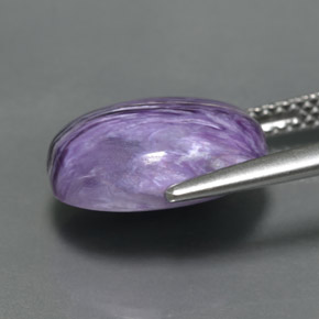 Charoïte violet naturelle coupe ovale, 5,26 ct, opaque