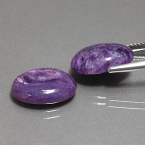 Achetez naturel ct Violet Charoïte gems, Coupe ovale, En provenance Russie chez GemSelect. En stock, livraison internationale!
