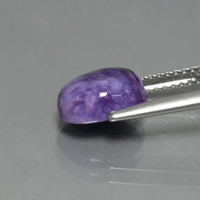 Charoïte violet naturelle coupe ovale, 1,93 ct, opaque