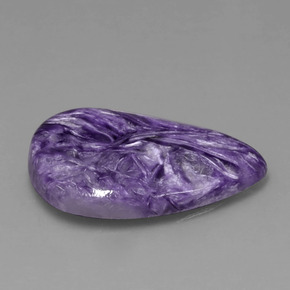 Charoïte violet naturelle en forme de poire, 10,34 ct, opaque