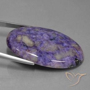 Charoïte Violet moyen naturelle ovale, 71.35 ct, Opaque