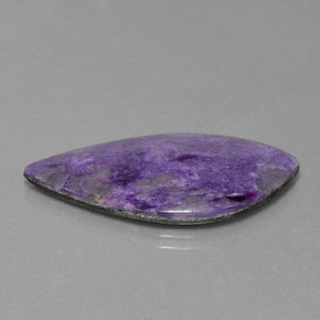 Charoïte violet naturelle forme fantaisie, 12,93 ct, opaque