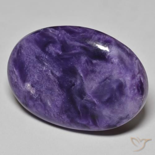 Charoïte Violet moyen naturelle ovale, 32.86 ct, Opaque