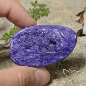 Charoïte Violet intense naturelle Fantaisie, 42.22 ct, Opaque