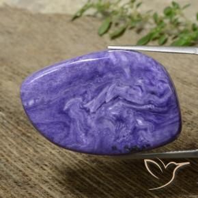 Charoïte Violet intense naturelle Fantaisie, 39.50 ct, Opaque