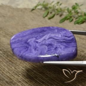 Charoïte Violet intense naturelle Fantaisie, 39.50 ct, Opaque