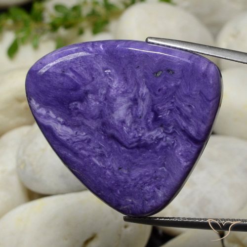 43.59ct Naturel Violet intense Charoïte, Trillion, Opaque