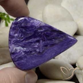 Charoïte violet naturelle en forme de poire, 44,12 ct, opaque