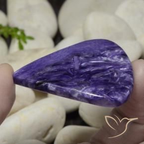 Charoïte violet naturelle en forme de poire, 44,12 ct, opaque