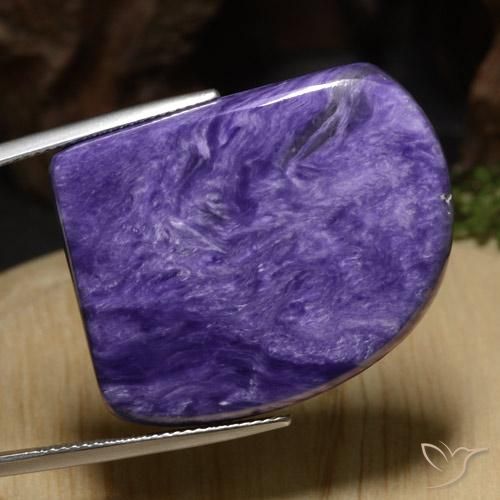 Charoïte Violet intense naturelle Fantaisie, 46.73 ct, Opaque