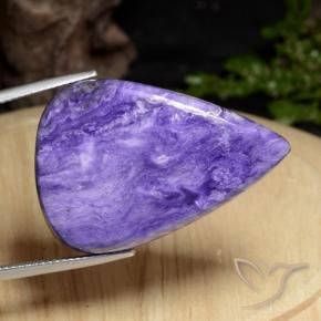 Charoïte Violet pourpre velours naturelle En forme de poire, 31.11 ct, Opaque