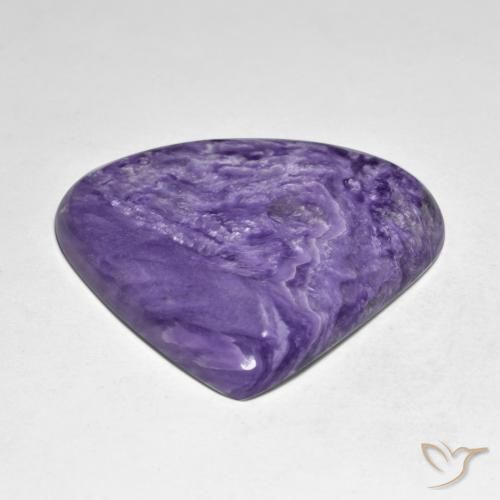 Charoïte violet naturelle en forme de poire, 51,09 ct, opaque