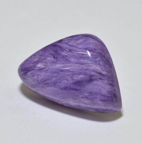 Charoïte Violet pourpre léger naturelle Trillion, 7.86 ct, Opaque