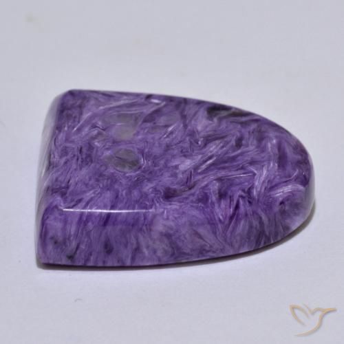 Charoïte violet naturelle forme fantaisie, 30,39 ct, opaque